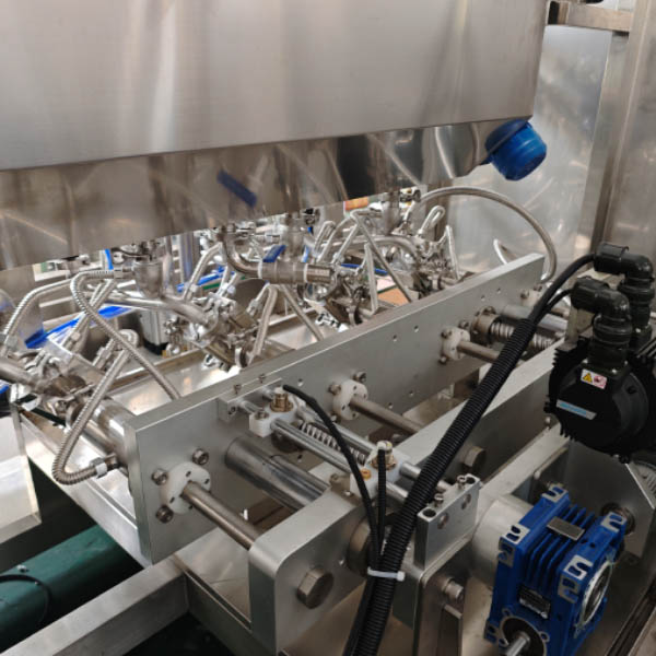 车载香膏 凡士林加热水循环灌装机